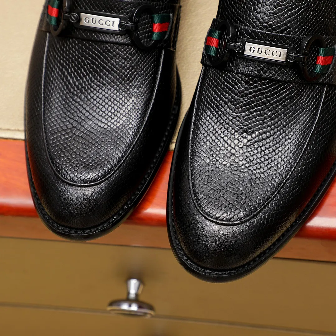 Men's men's shoes 💰400 🆘【GUCCI】Gucci ·🐑里· Hot-selling beanie shoes, top brand luxury, top quality, latest fashion beanie shoes.. The upper is made of original first-layer cowhide. (🐑leather·inner). The original stylish and stylish soft rubber wear-resistant and non-slip outsole is light and comfortable on the foot, available in black! Matching code: 39/45 (38.46. Can be customized)
